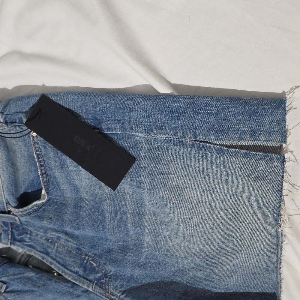 New! Anthropologie Edwin Cai 7" Inseam Distressed Blue Denim Shorts Grunge - Picture 16 of 16